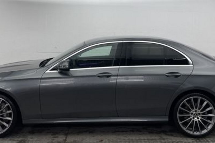 Mercedes-Benz E 400 E 400 d 4M AMG SPORT 20Z+STANDHEIZUNG+KAMERA+