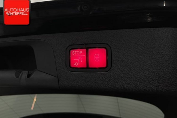 Mercedes-Benz GLC 300 GLC 300 de 4M NIGHT AMG 20Z PANO+AHK+AIR-BODY+