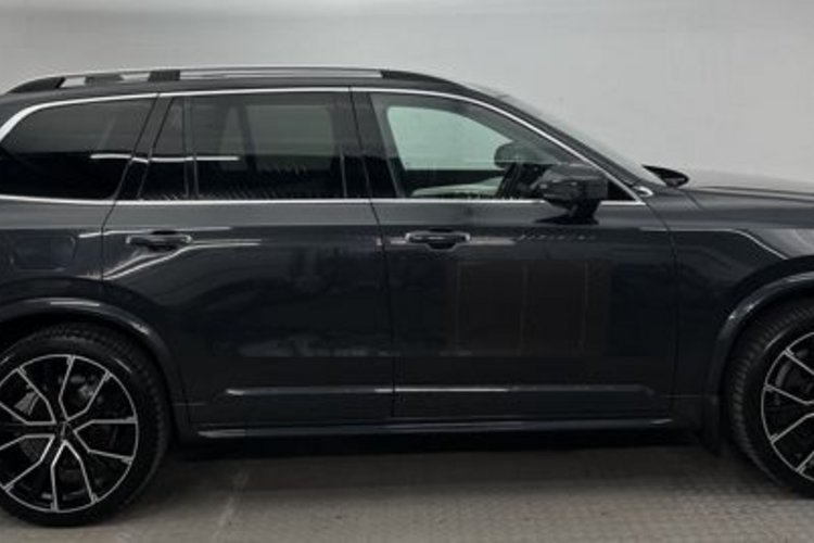 Volvo XC90 XC90 D5 AWD STANDHEIZUNG+KAMERA+KEYLESS+VOLL-LED