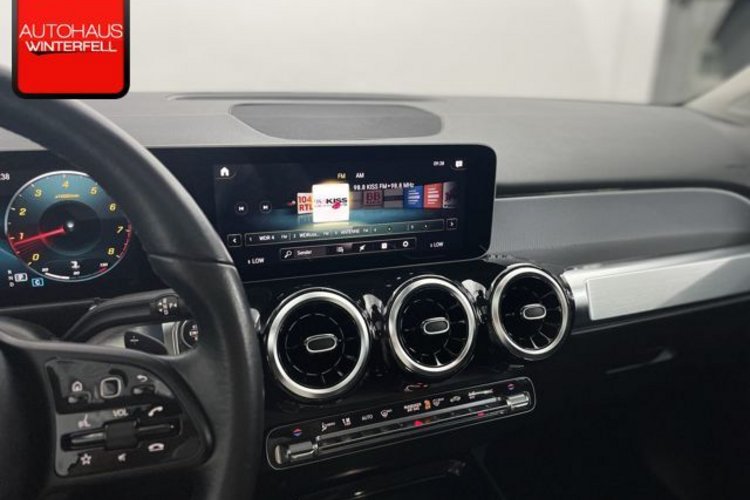 Mercedes-Benz GLB 200 GLB 200 7SITZ+PANO+AHK+MEMO+KAMERA+DISTRONIC+