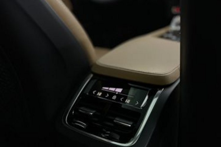 Volvo XC90 XC90 T8 INSCRIPTION RECH AWD 7SITZ+PANO+AHK+MEMO