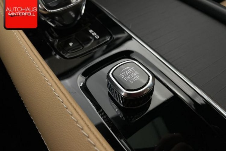 Volvo XC90 XC90 T8 INSCRIPTION RECH AWD 7SITZ+PANO+AHK+MEMO