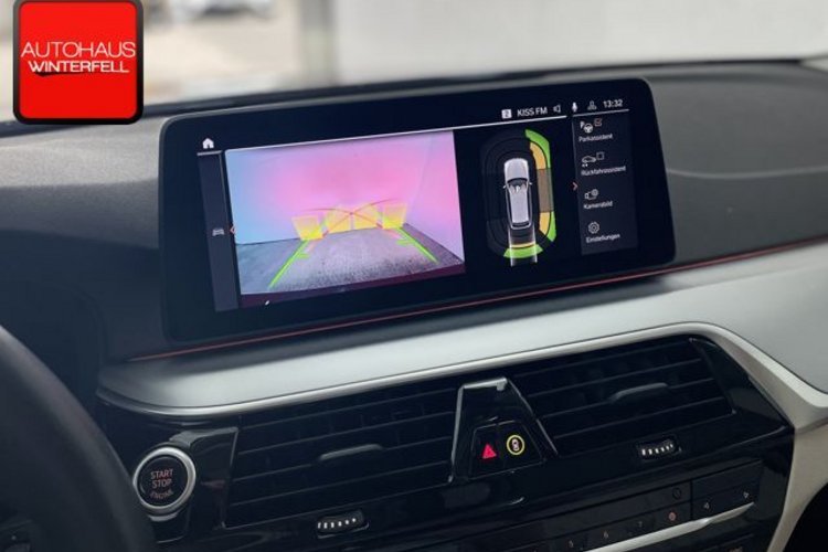 BMW 530 530 d xDrive Touring INDIVIDUAL+PANO+AHK+MEMO+