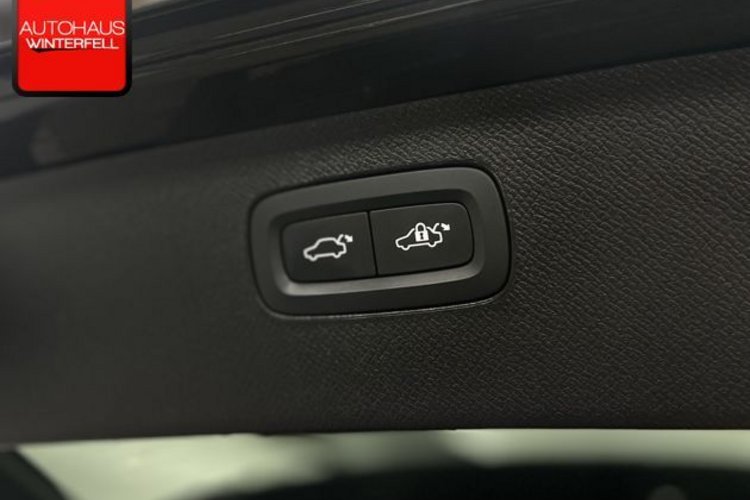 Volvo XC90 XC90 T8 PLUS DARK RECH AWD 7SITZ+PANO+AHK+STANDH