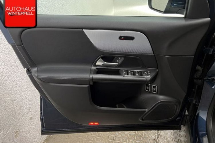 Mercedes-Benz GLA 250 GLA 250 e STYLE PANO+AHK+MULTIBEAM+KAMERA+DISTRO