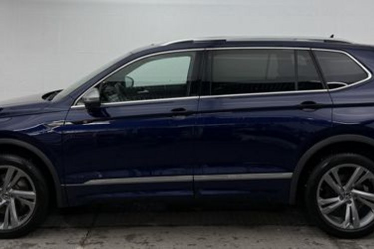 Volkswagen Tiguan Allspace Tiguan Allspace 2.0 TSI 4M R-Line 7SITZ+PANO+AHK