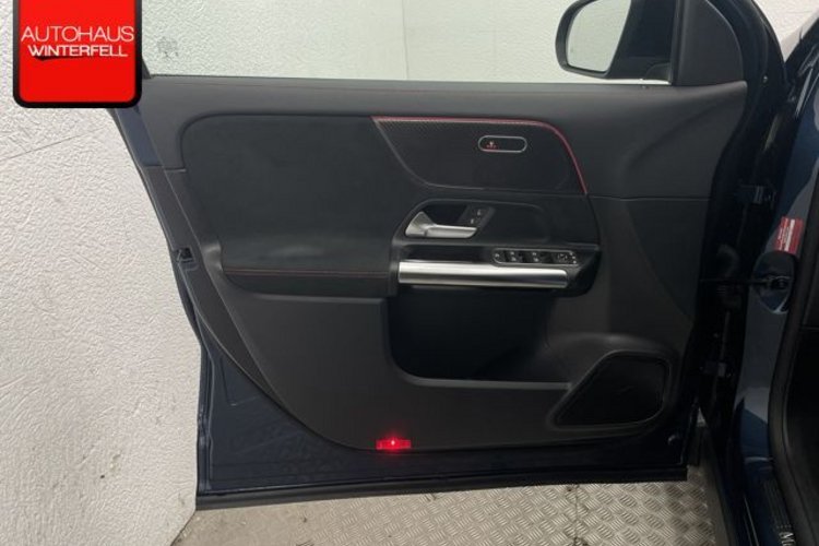 Mercedes-Benz GLA 220 GLA 220 d AMG NIGHT CARBON 20Z+KAMERA+KEYLESS+