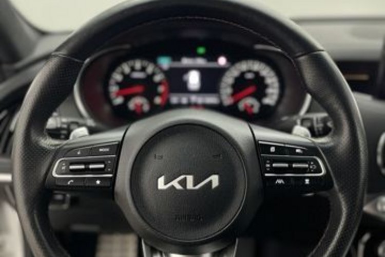 Kia Stinger Stinger 3.3 T-GDI AWD GT PANO+H&amp;K+HUD+SITZKLIMA+