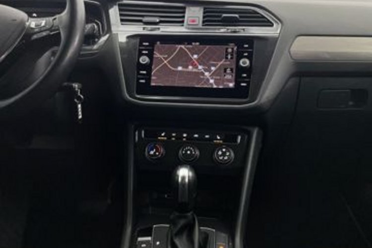 Volkswagen Tiguan Allspace Tiguan Allspace 2.0 TDI R-Line 7SITZ+KAMERA+ACC+