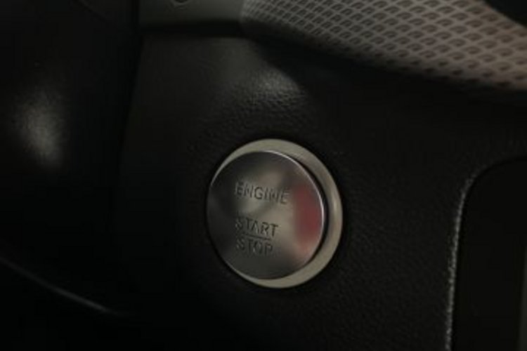 Mercedes-Benz B 180 B 180 d 7G-DCT URBAN AHK+NAVI+KLIMA+SITZHEIZUNG+