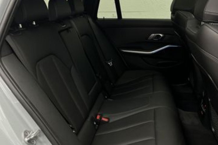 BMW 330 330e Touring xDrive M SPORT PANO+HUD+HIFI+ACC+