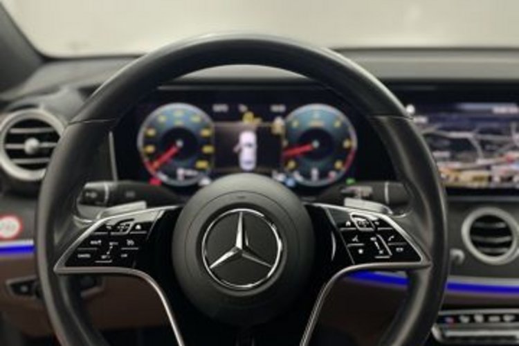 Mercedes-Benz E 400 E 400 d 4M AMG SPORT 20Z+STANDHEIZUNG+KAMERA+
