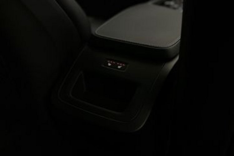 Volvo XC90 XC90 B5 D AWD Plus Dark 7SITZ+PANO+AHK+MEMORY+