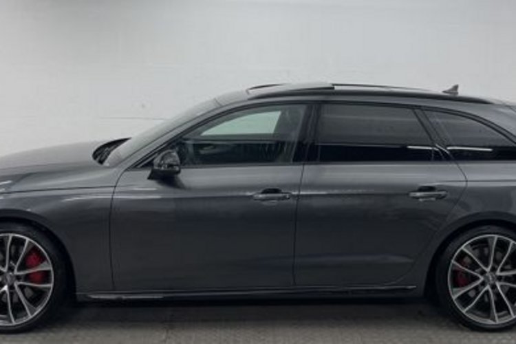 Audi A4 A4 Avant 45 TFSI qu S line edition one PANO+AHK+