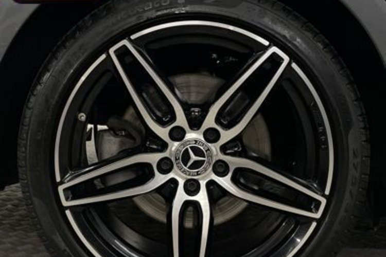 Mercedes-Benz E 400 E 400 d T 4M AVANTGARDE NIGHT AMG 19Z+LUFT+MEMO+