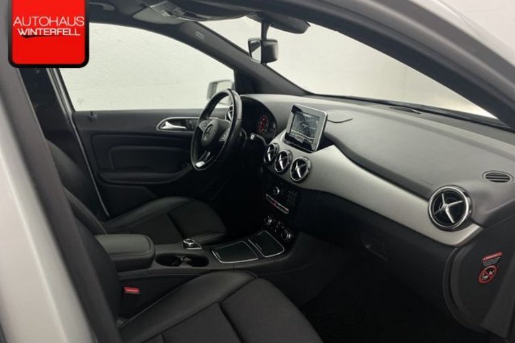 Mercedes-Benz B 180 B 180 d 7G-DCT URBAN AHK+NAVI+KLIMA+SITZHEIZUNG+