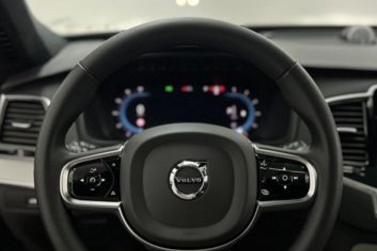 Volvo XC90 XC90 B5 D ULTIMATE BRIGHT 7SITZ+PANO+B&amp;W+NUBUK+