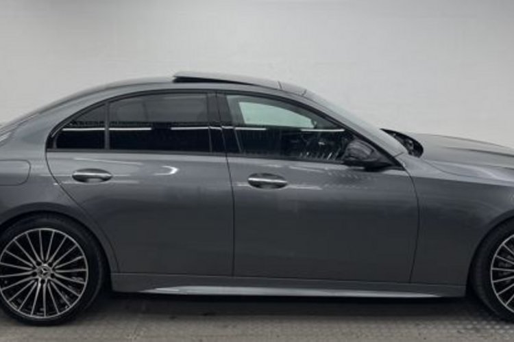 Mercedes-Benz C 200 C 200 4M AMG NIGHT PANO+MASSAGE+KEYLESS+STANDHZG