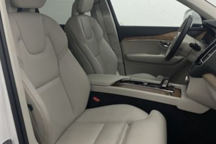 Volvo XC90 XC90 Rech T8 AWD 7SITZ+PANO+AHK+MEMORY+H&amp;K+KAMER