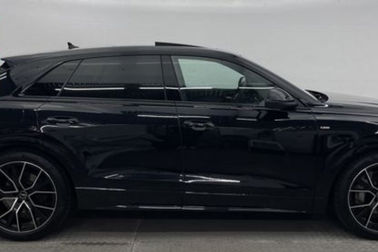 Audi Q8 Q8 50 TDI quattro S line PANO+AHK+LUFT+22Z+MEMO+