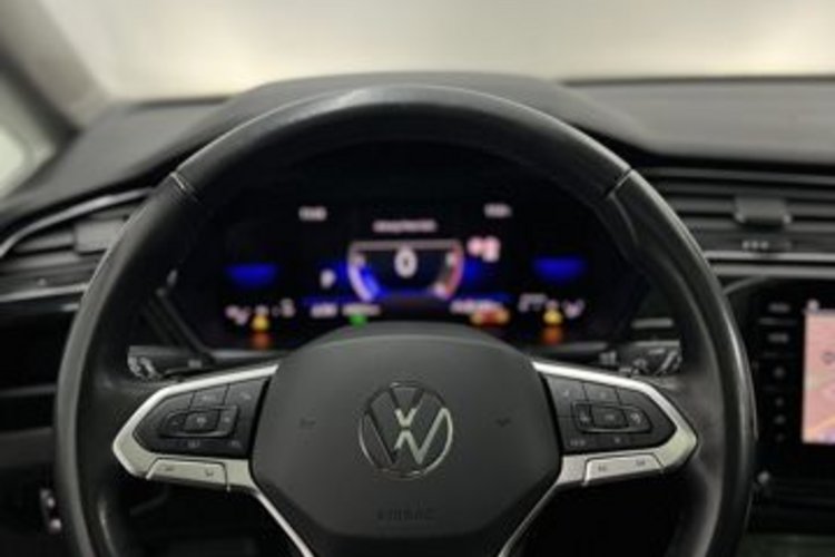 Volkswagen Touran Touran 2.0 TDI 7SITZ+PANO+AHK+STANDHEIZUNG+KAMER