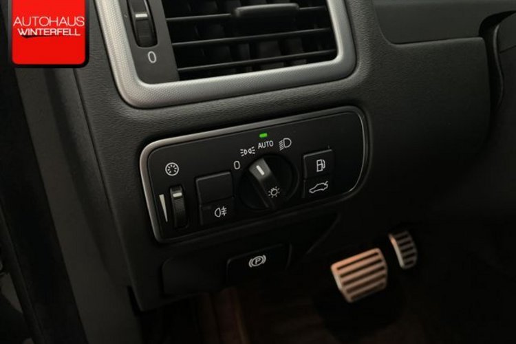 Volvo V70 V70 D4 LINJE SVART BI-XENON+PDC+NAVI+TEMPOMAT+