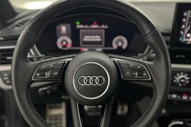 Audi A4 A4 Avant 45 TFSI qu S line edition one PANO+AHK+