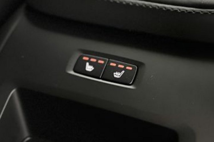 Volvo XC90 XC90 B5 AWD PLUS BRIGHT 7SITZ+AHK+MATRIX+360+HUD