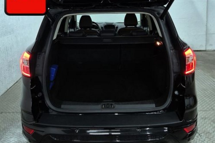 Ford Kuga Kuga 2.0 TDCi 4x4 Aut. Vignale PANO+AHK+KAMERA+