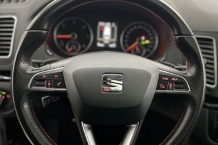 Seat Alhambra Alhambra 2.0 TDI FR-LINE 7SITZ+PANO+AHK+STANDHEI