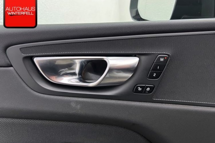 Volvo XC60 XC60 B5 B AWD R-DESIGN HUD+AHK+MEMORY+GOOGLE+LED