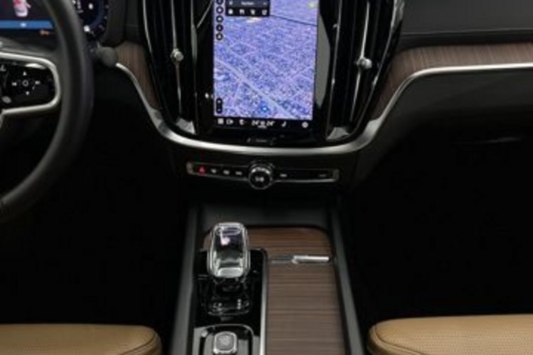 Volvo S60 S60 B5 B ULTIMATE DARK AWD GSD+20Z+AHK+STANDHZG+