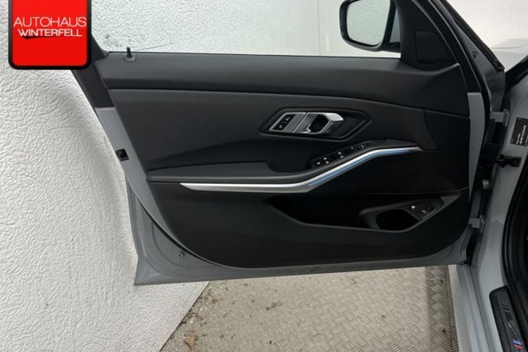BMW 330 330e Touring xDrive M SPORT PANO+HUD+HIFI+ACC+