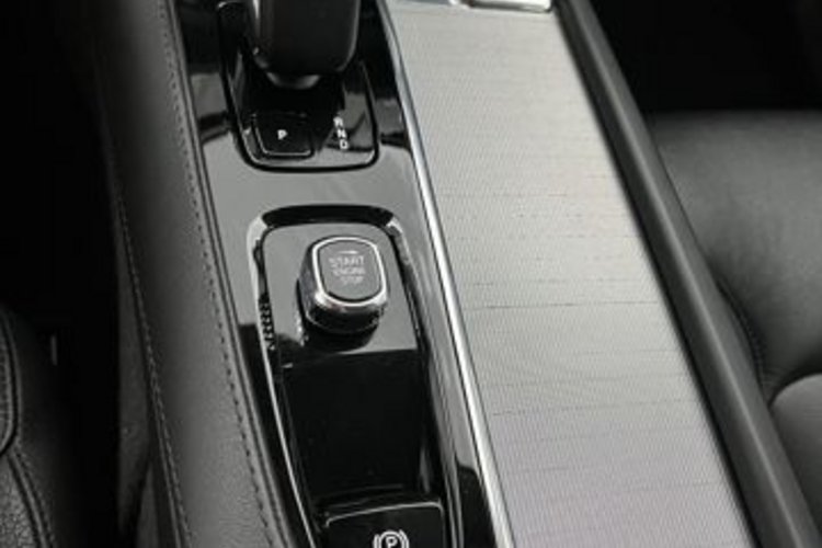 Volvo XC90 XC90 T8 RECH AWD 7SITZ+AHK+STANDHEIZUNG+KAMERA+