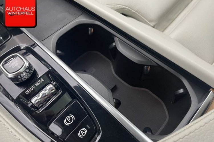 Volvo XC90 XC90 Rech T8 AWD 7SITZ+PANO+AHK+MEMORY+H&amp;K+KAMER