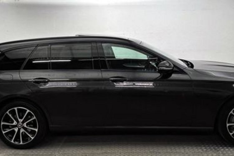 Mercedes-Benz E 200 E 200 T AVANTGARDE NIGHT PANO+MEMORY+KAMERA+LED+