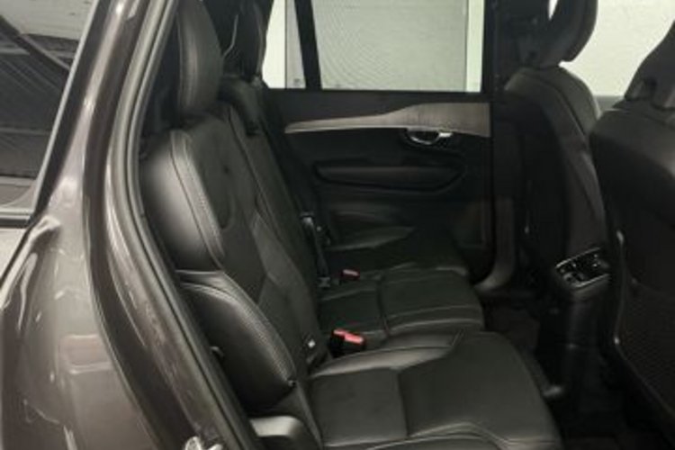 Volvo XC90 XC90 T8 PLUS DARK RECH AWD 7SITZ+PANO+AHK+STANDH