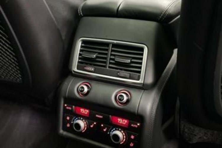 Audi Q7 Q7 3.0 TDI qu S line V12 OPTIK 7SITZ+PANO+AHK+