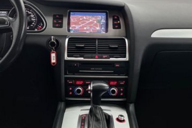 Audi Q7 Q7 3.0 TDI qu S line V12 OPTIK 7SITZ+PANO+AHK+