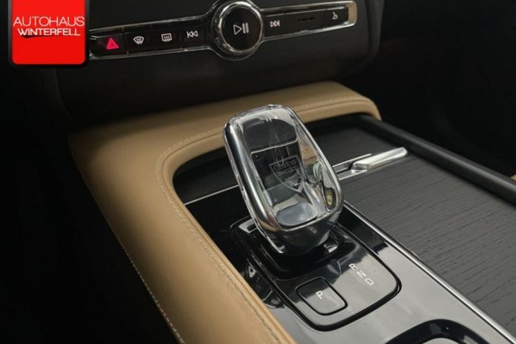 Volvo XC90 XC90 T8 INSCRIPTION RECH AWD 7SITZ+PANO+B&amp;W+AHK+