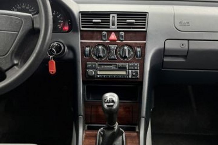 Mercedes-Benz C 180 C 180 RADIO+KASETTE+E-AUSSENSPIEGEL+