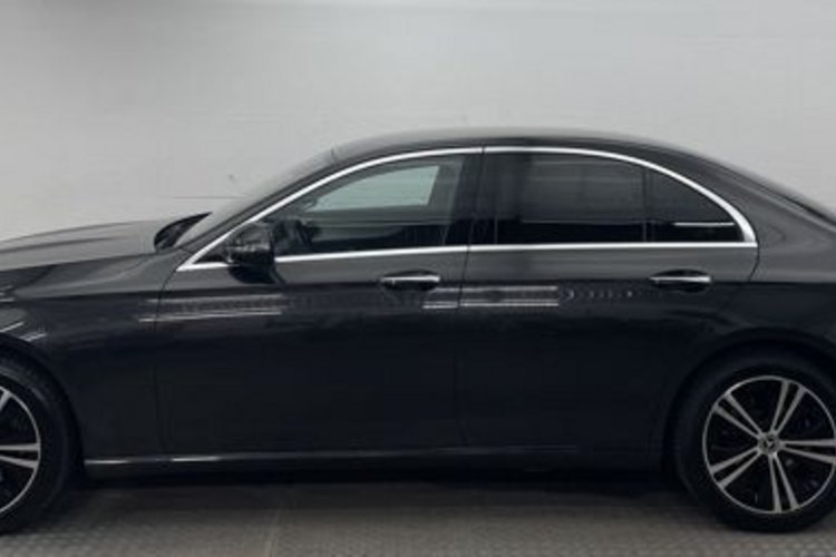 Mercedes-Benz E 300 E 300 d 4M AVANTGARDE AHK+KEYLESS+DISTRONIC+MBUX