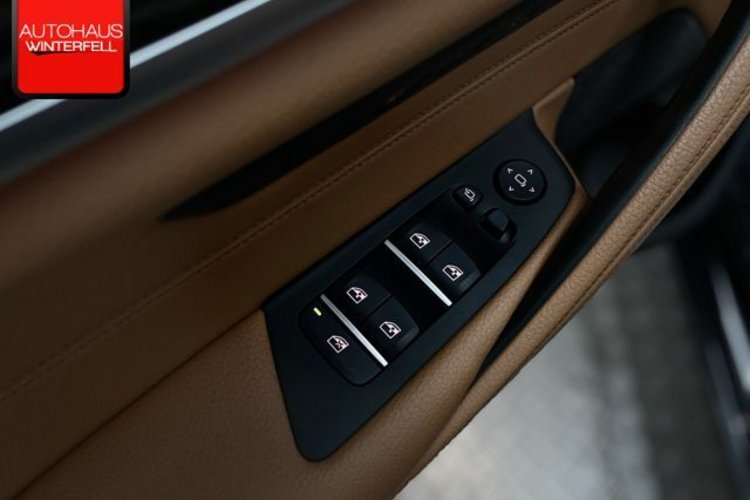 BMW 520 520 d xDrive Sport Line PANO+AHK+STANDHEIZUNG+