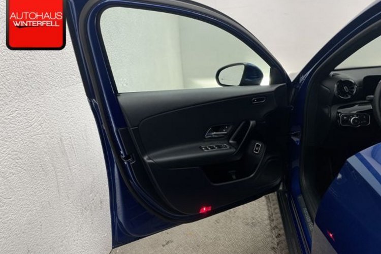 Mercedes-Benz A 200 A 200 d Limousine LED+KAMERA+DISTRONIC+CARPLAY+