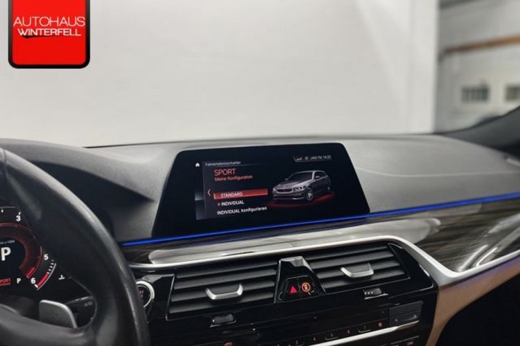 BMW 520 520 d xDrive Sport Line PANO+AHK+STANDHEIZUNG+