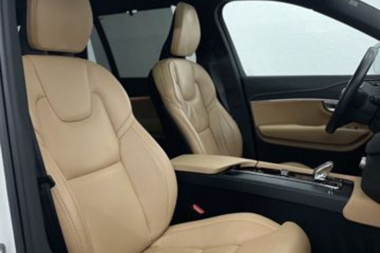 Volvo XC90 XC90 T8 INSCRIPTION RECH AWD 7SITZ+PANO+AHK+MEMO