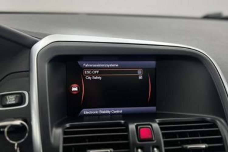 Volvo XC60 XC60 D4 AWD BI-XENON+MEMO+RTI-NAVI+TEMPOMAT+