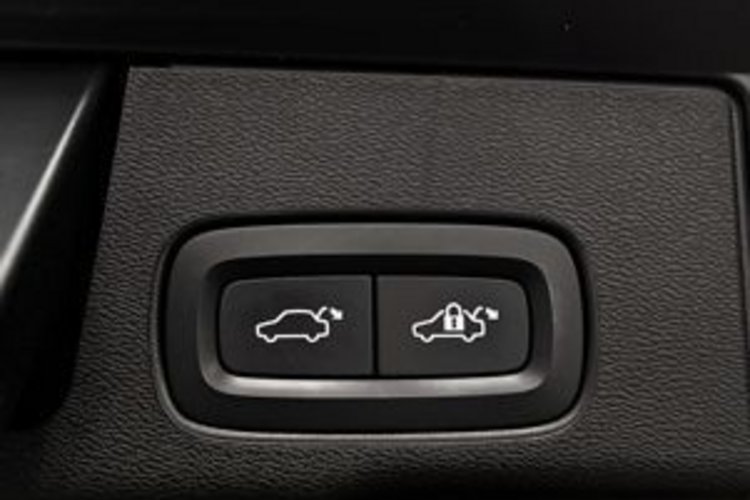 Volvo XC60 XC60 T6 AWD RECH PLUS BRIGHT PANO+AHK+STANDHEIZ+
