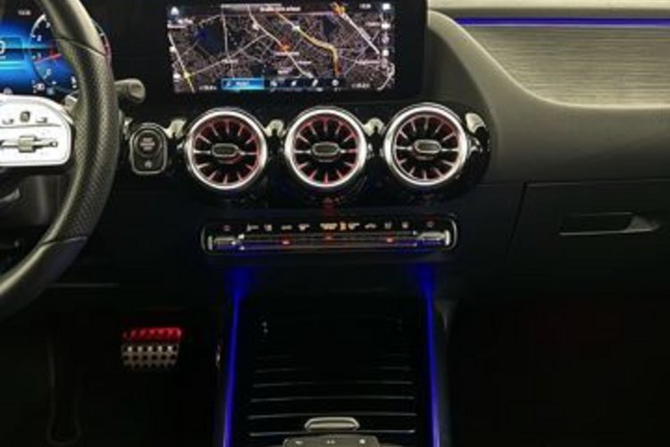 Mercedes-Benz GLA 250 GLA 250 AMG NIGHT HUD+360+MEMORY+STANDHEIZUNG+