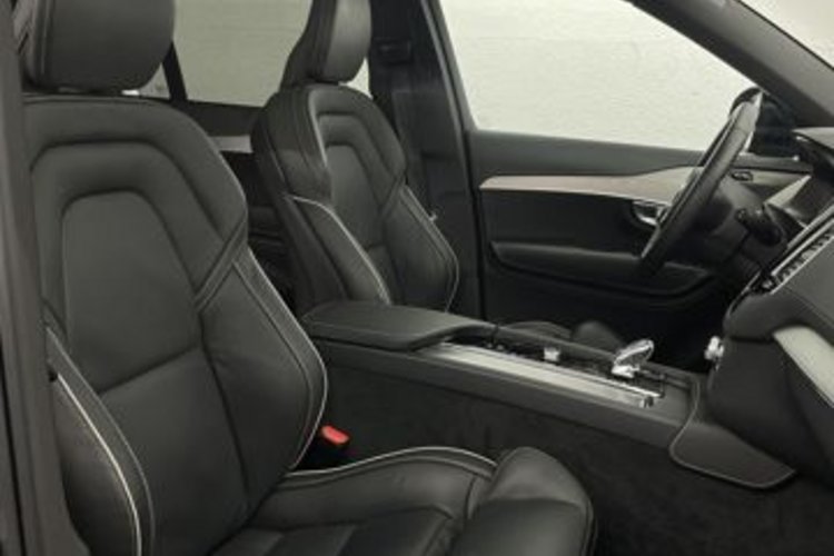 Volvo XC90 XC90 B5 D AWD Plus Dark 7SITZ+PANO+AHK+MEMORY+